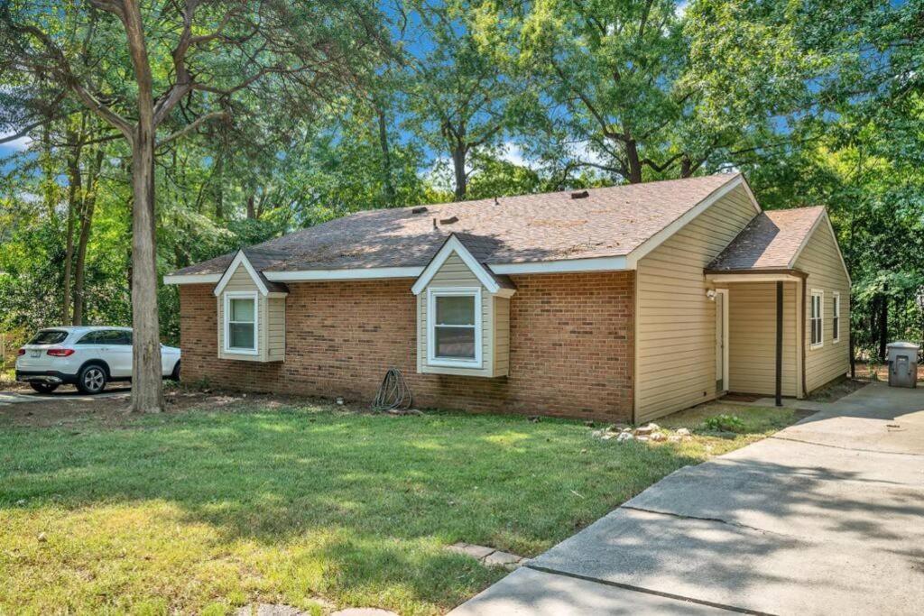 Cozy 2 Bedroom Duplex In Charlotte, Jacuzzi, Sleeps 6 Plus 2 Exterior foto